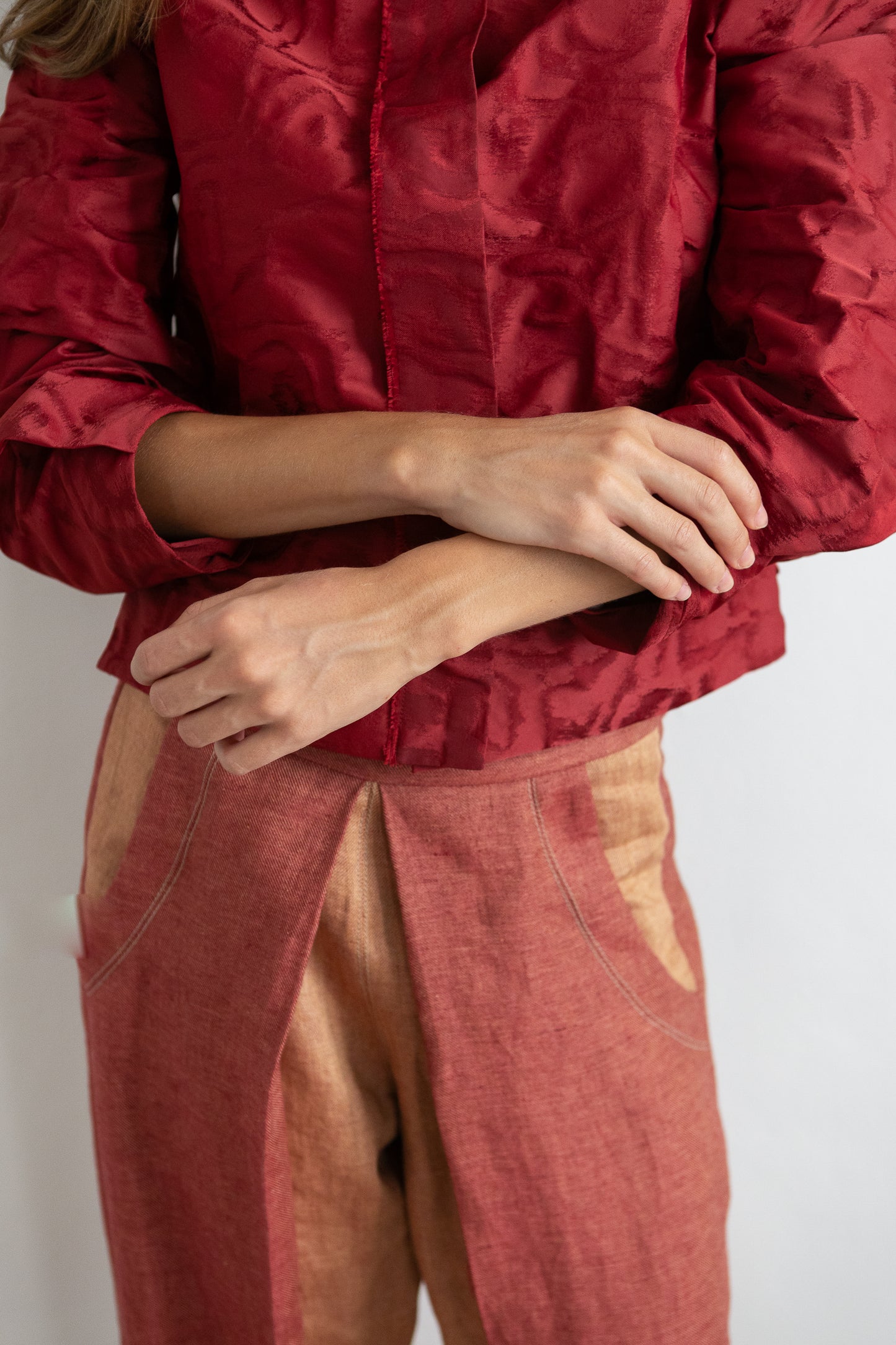 MOIRÉ red shirt