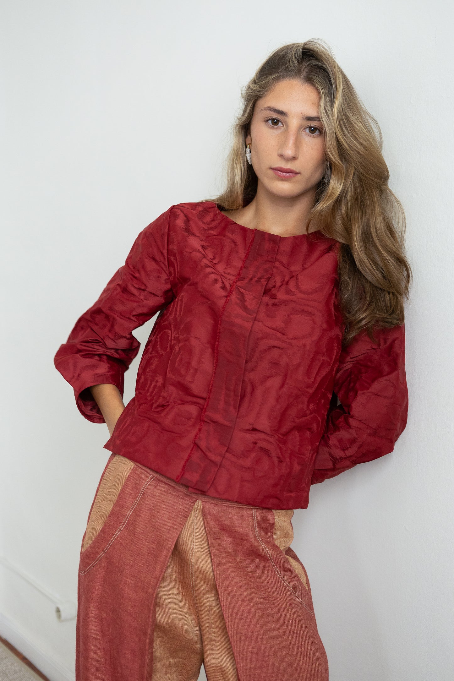 MOIRÉ red shirt