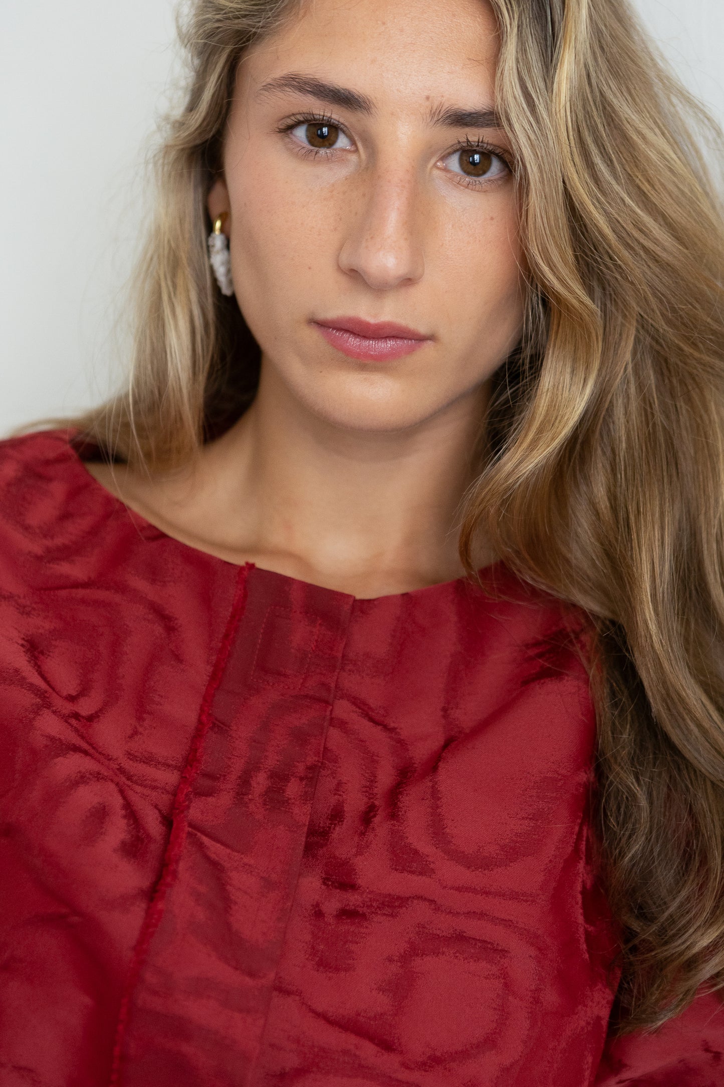 MOIRÉ red shirt
