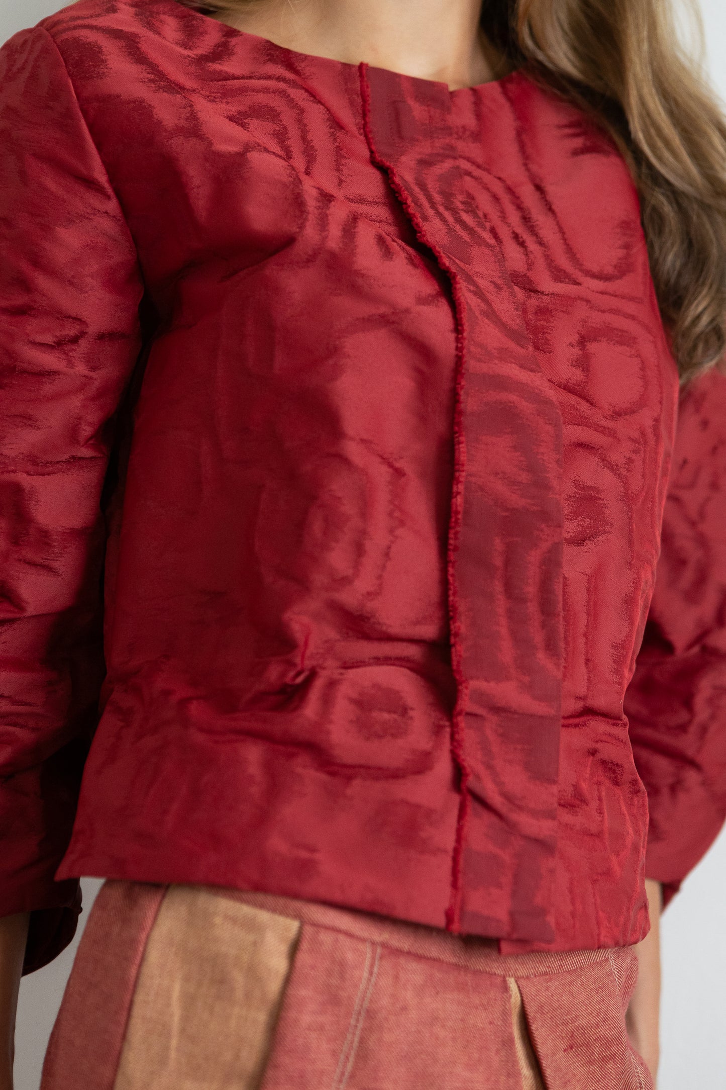 MOIRÉ red shirt