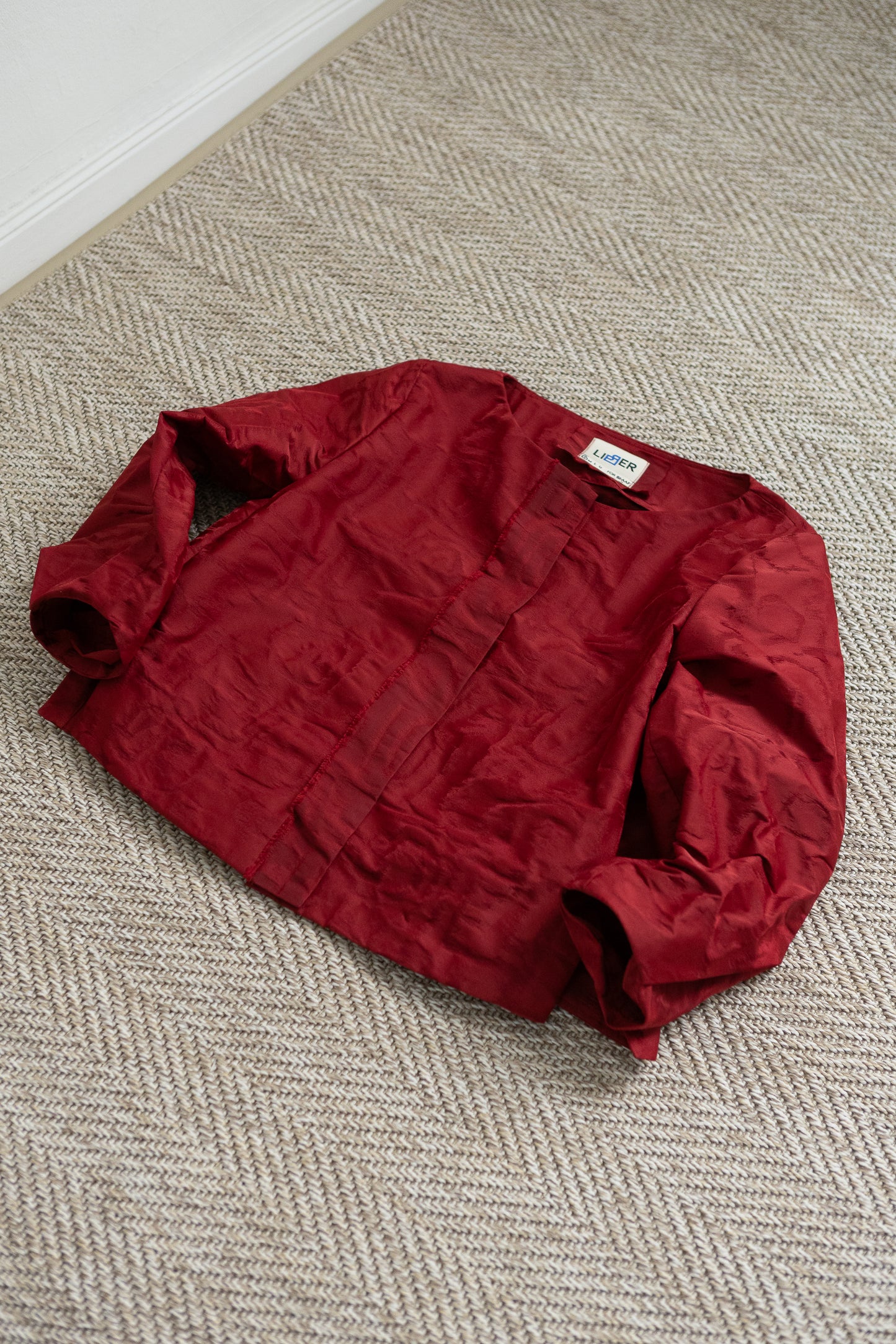 MOIRÉ red shirt